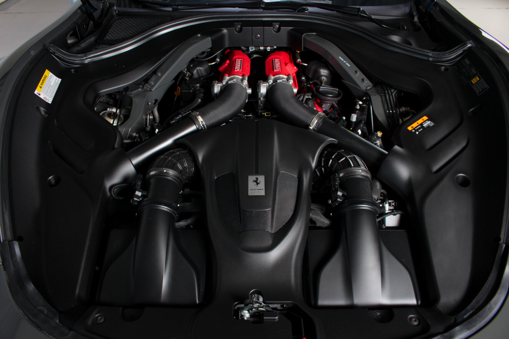 Image of 2024 Ferrari Roma Spider mechanics