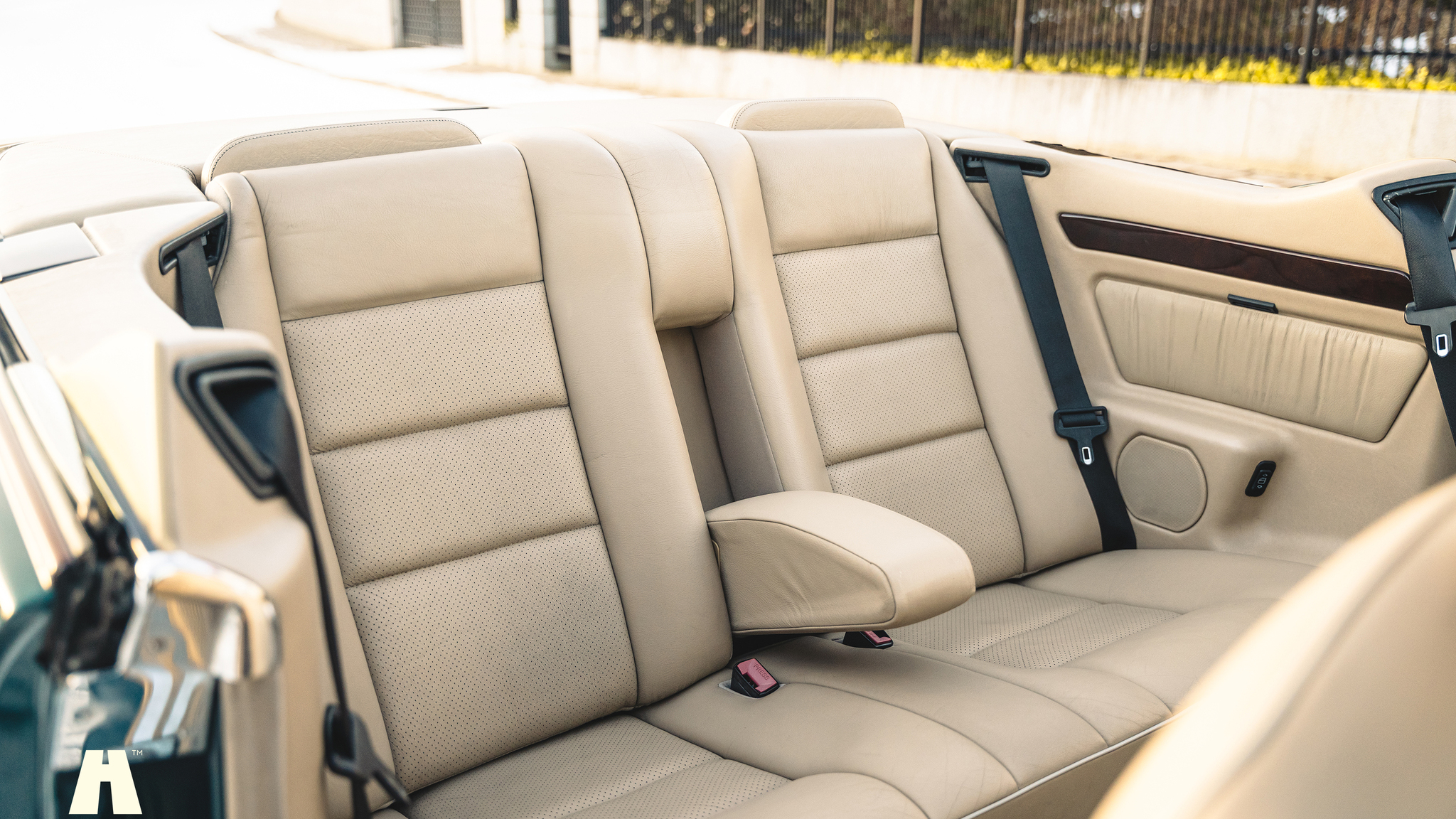 Innenraumfoto von 1995 Mercedes-Benz E320 Cabriolet 