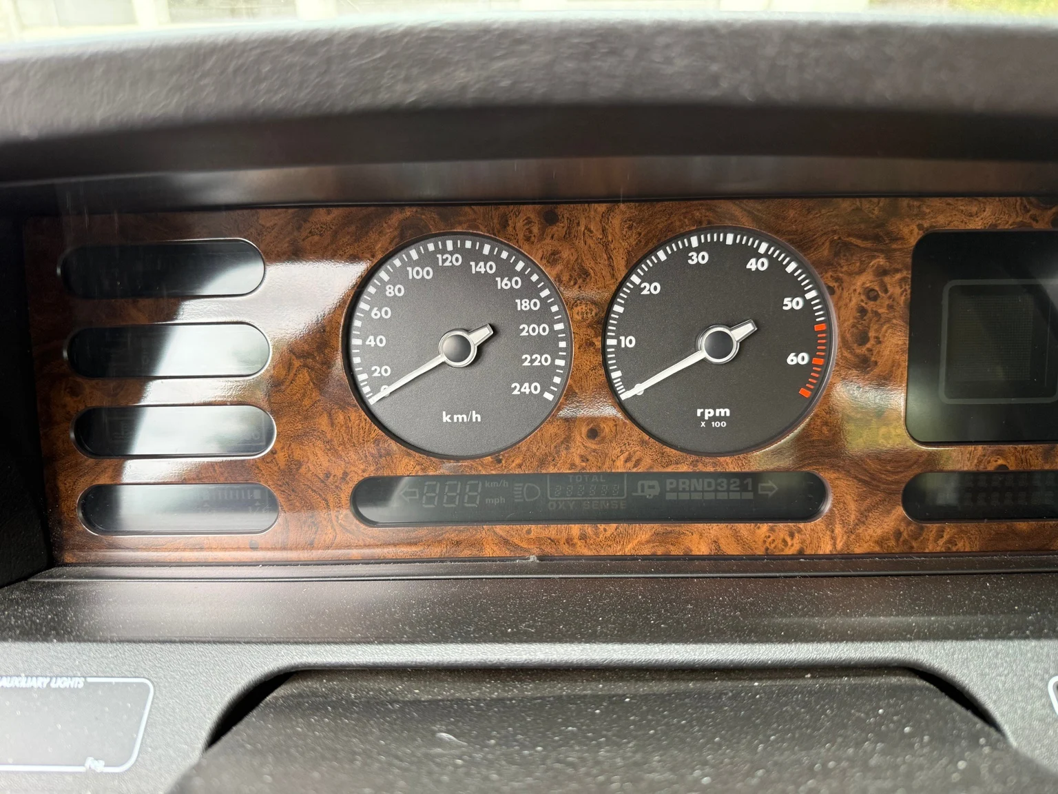 Interior image of 1988 Daimler Six (13)