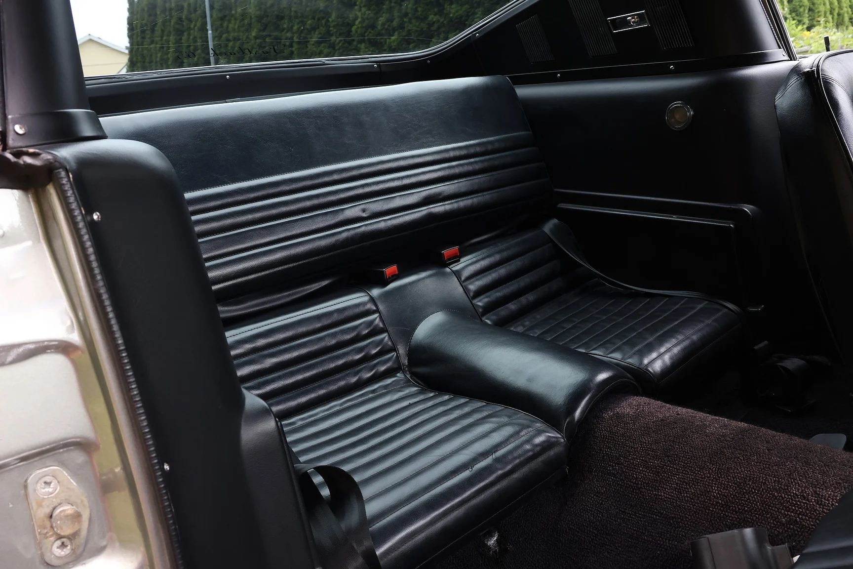 Interiörbild 1965 Ford Mustang Fastback Restomod (17)