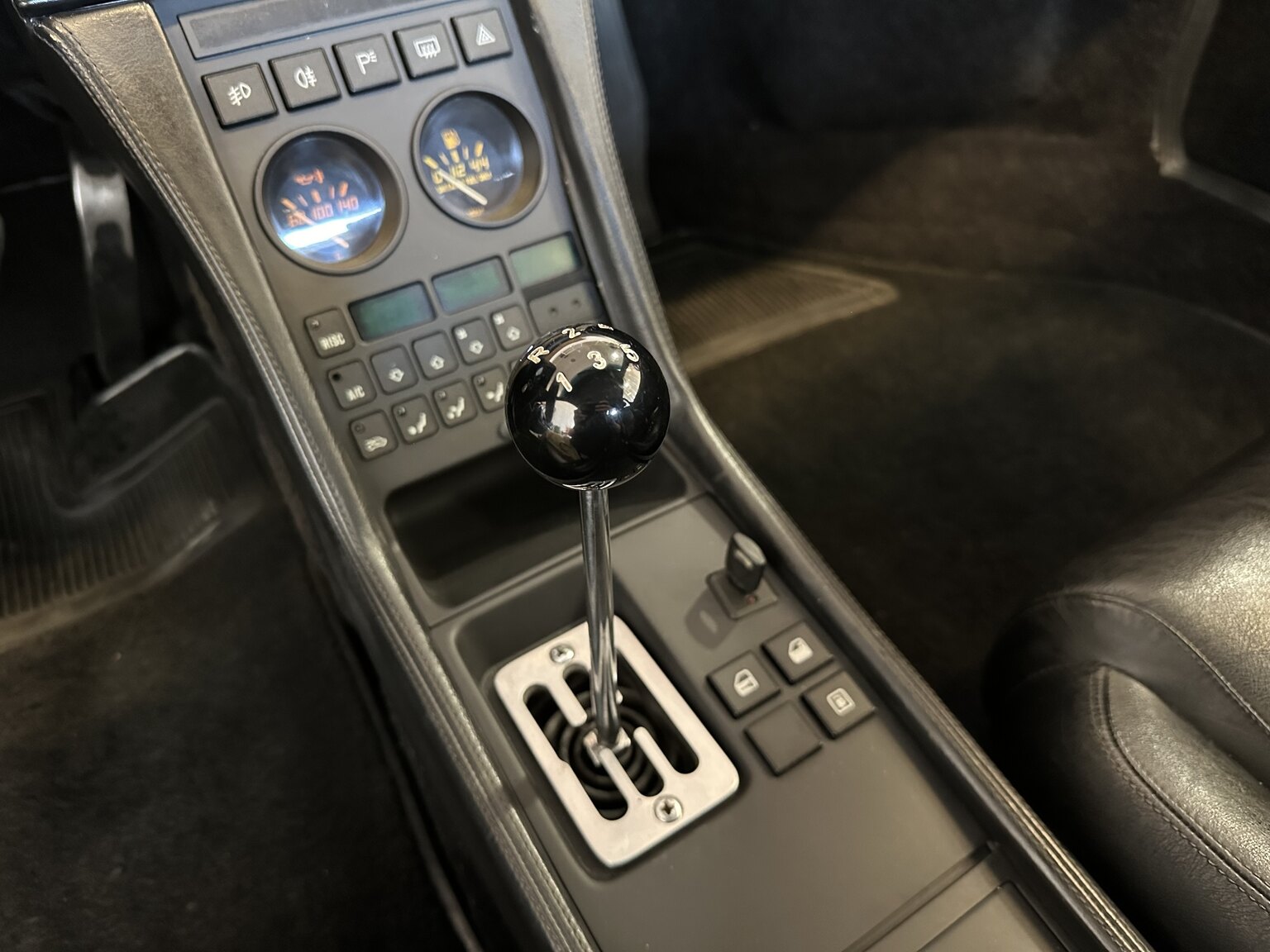 Interiörbild 1990 Ferrari 348 (13)