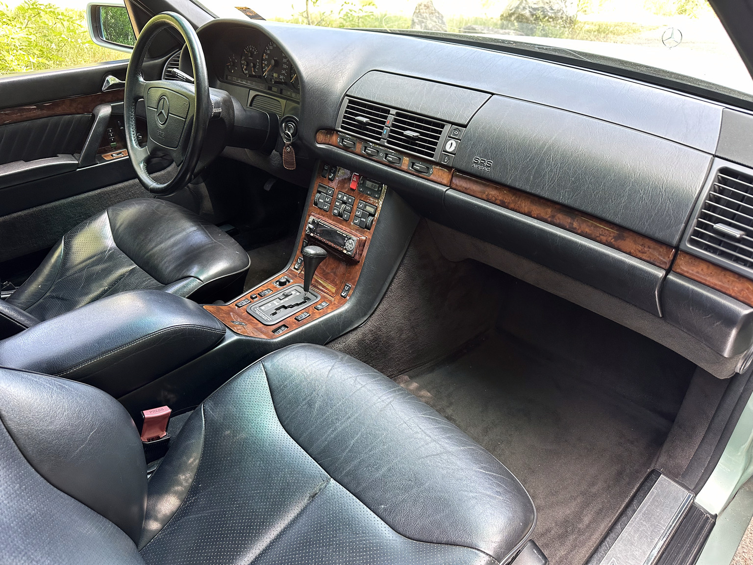 Innenraumfoto von 1992 Mercedes 300 SE (42)