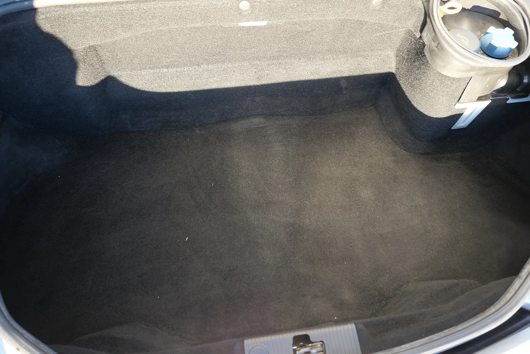 Interior image of 2003 Porsche Boxster (29)