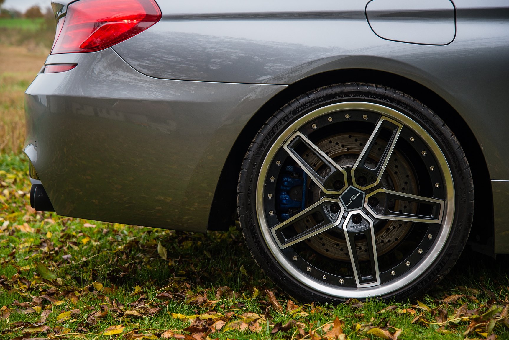 Exterior image of 2014 BMW M6C