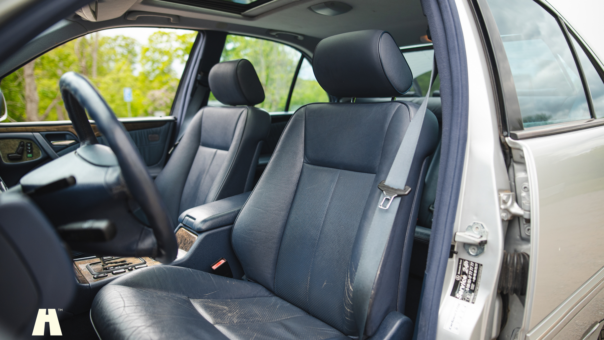 Innenraumfoto von 2000 Mercedes E430