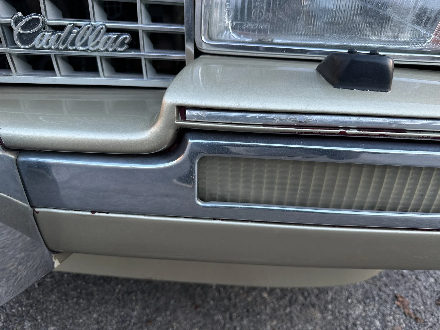 Exterior image of 1989 Cadillac Seville (74)
