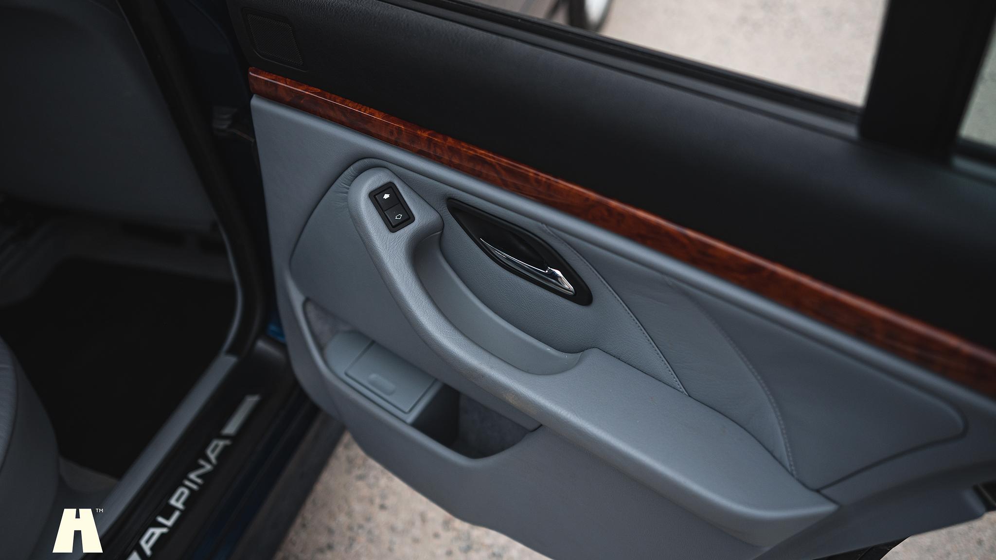 Interior image of 1998 Alpina B10 V8