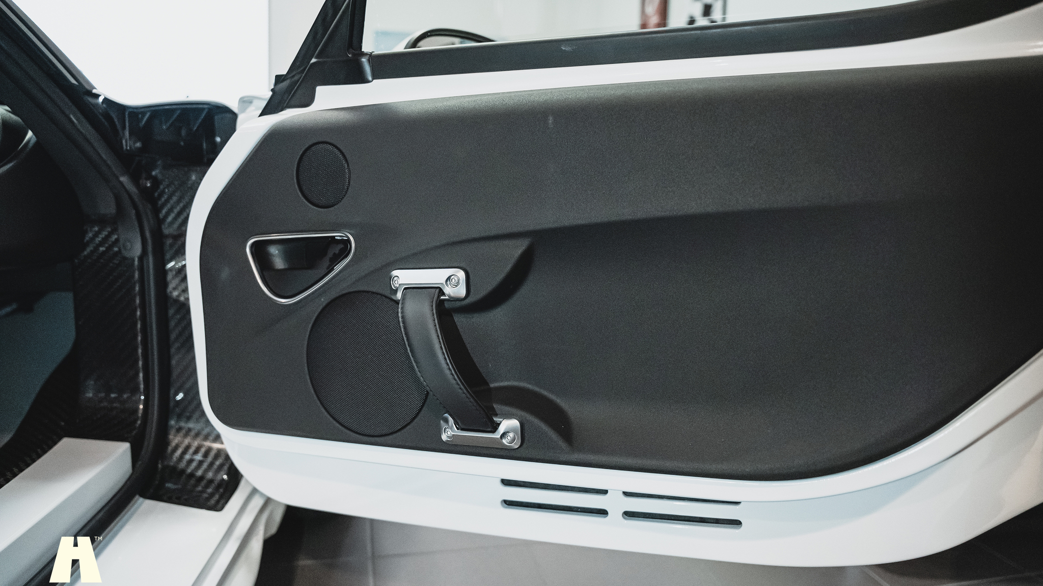 Interior image of 2016 Alfa Romeo 4C (17)