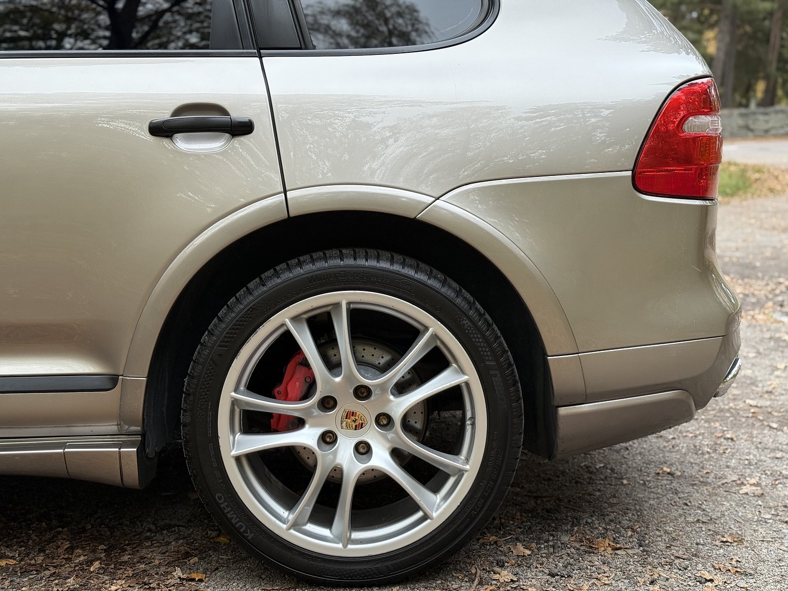 Exteriörbild på 2008 Porsche Cayenne GTS 6-växlad Manuell