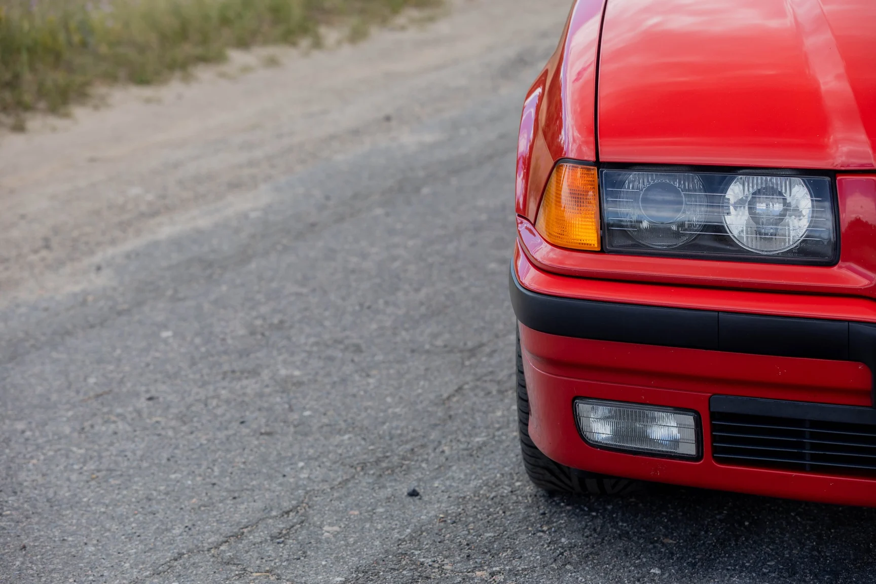 Exterior image of 1994 BMW 325i Convertible (14)