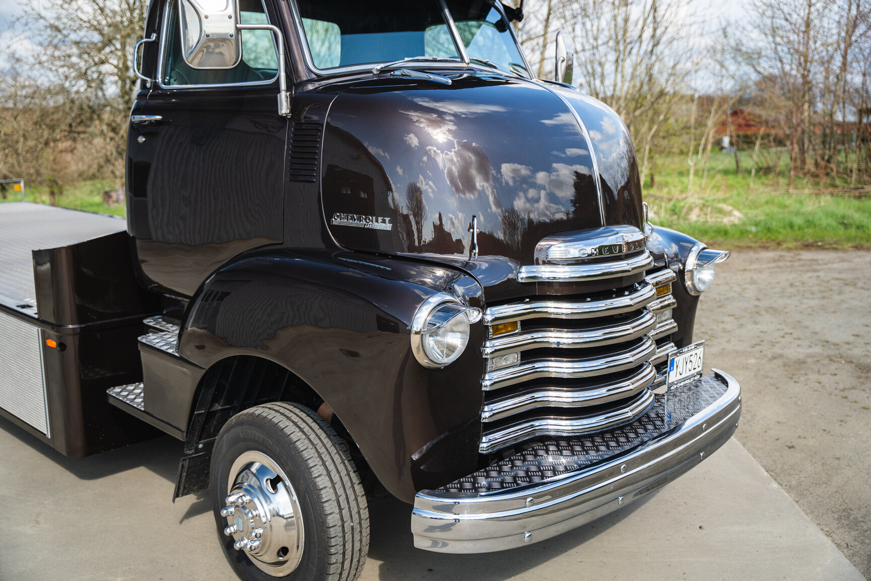 Exterior image of 1948 Chevrolet COE Loadmaster