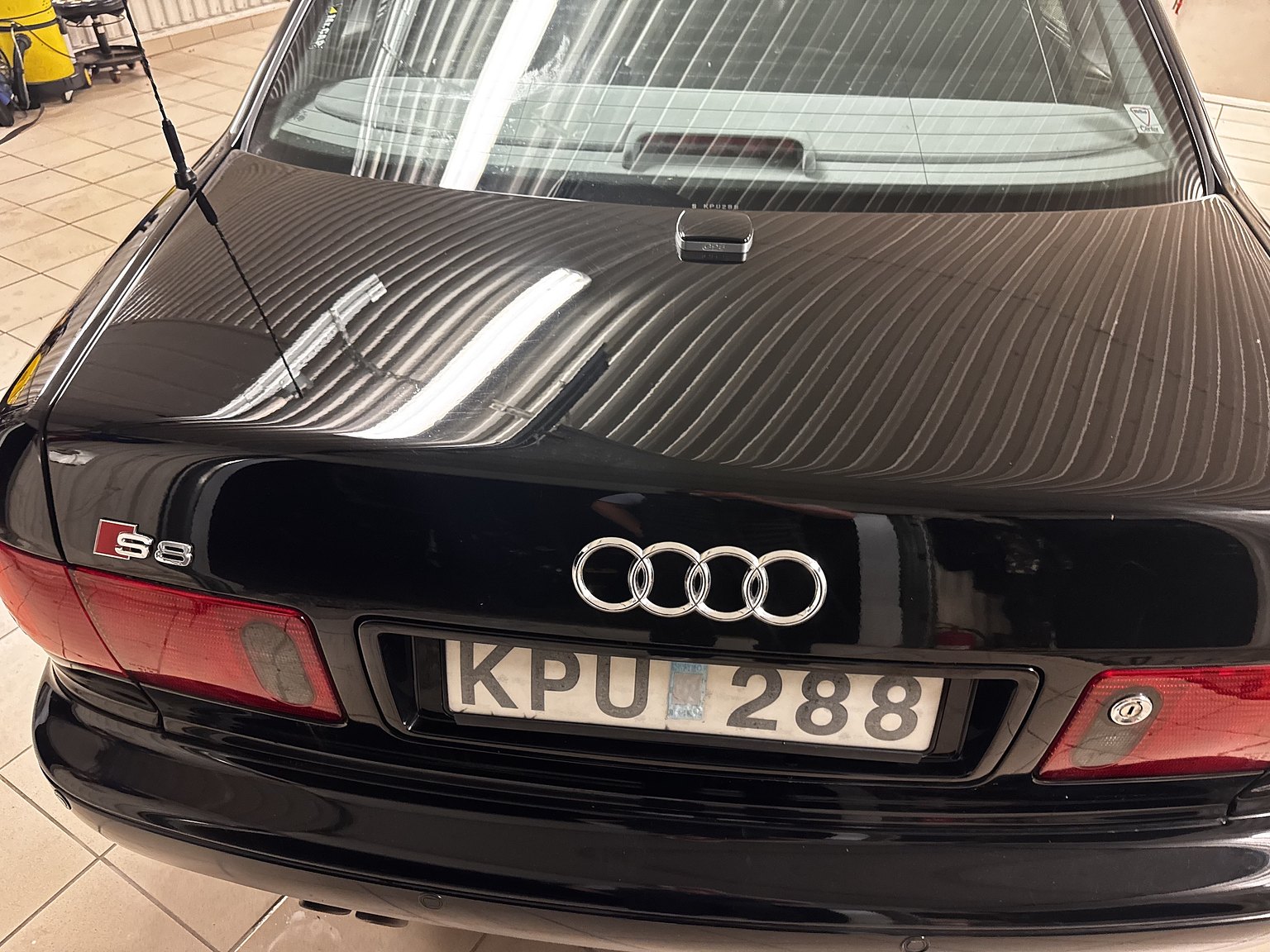 Exteriörbild på 1999 Audi S8 4.2 Quattro