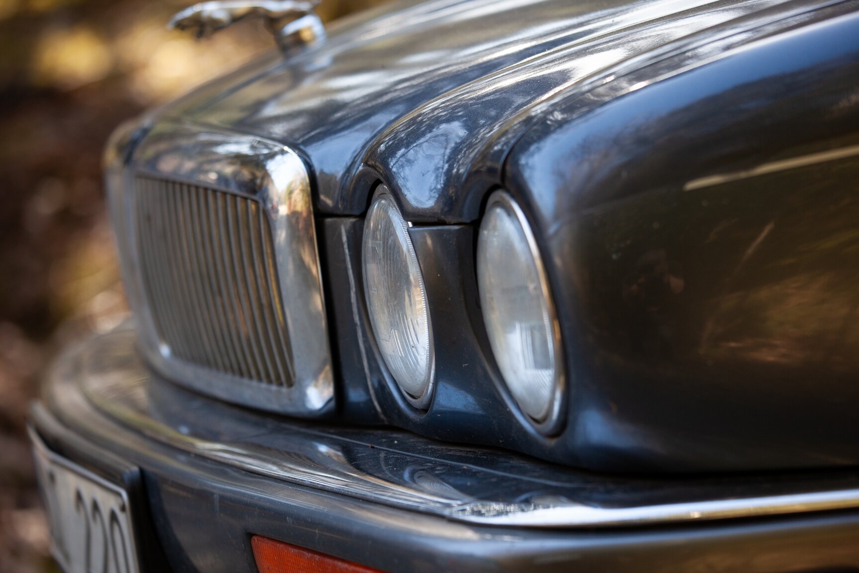 Exterior image of 1997 Jaguar XJ6 3.2