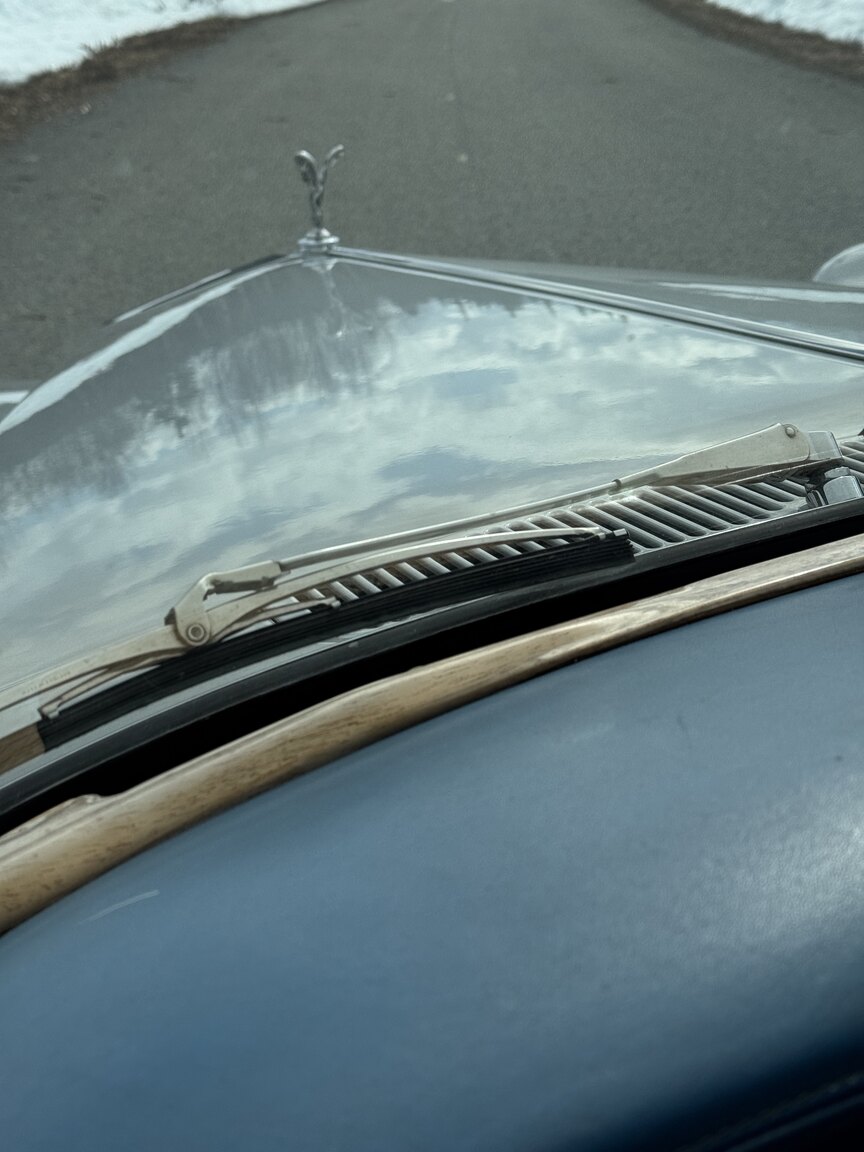 Exterior image of 1976 Rolls-Royce Silver Shadow