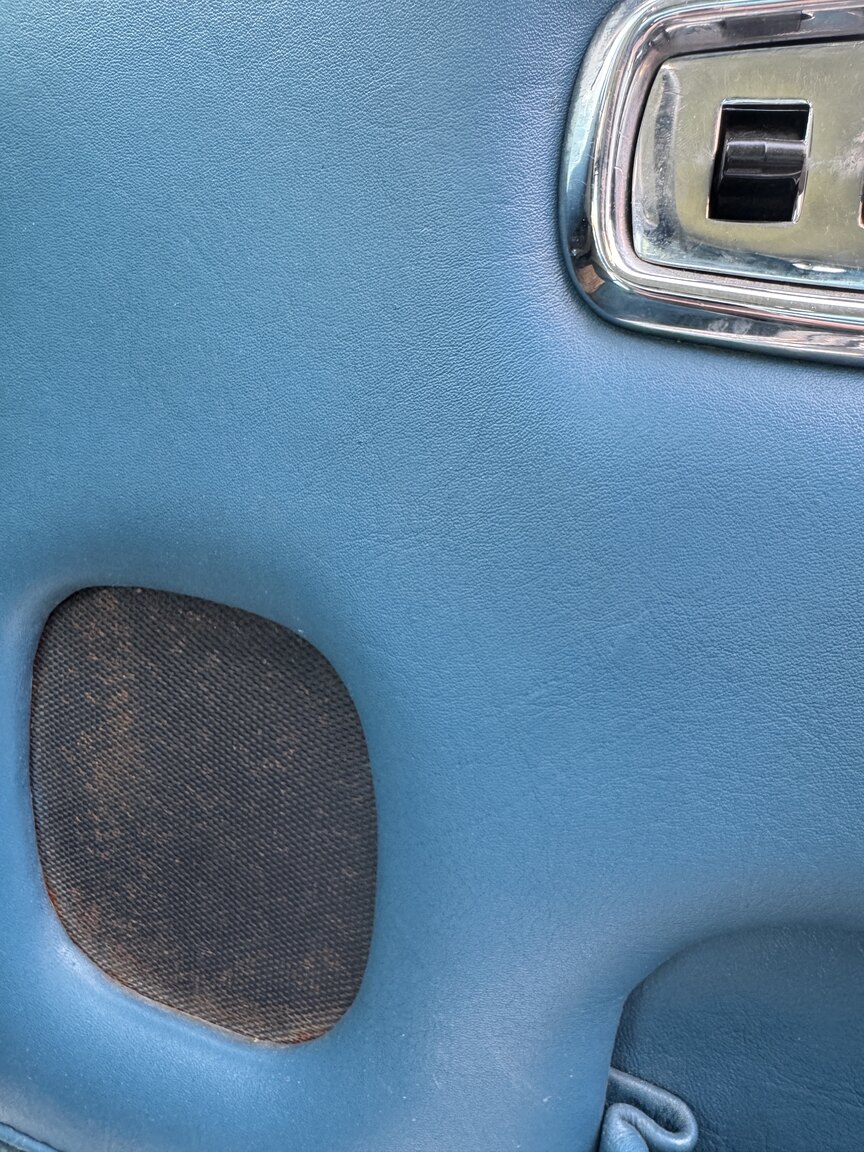 Interior image of 1976 Rolls-Royce Silver Shadow