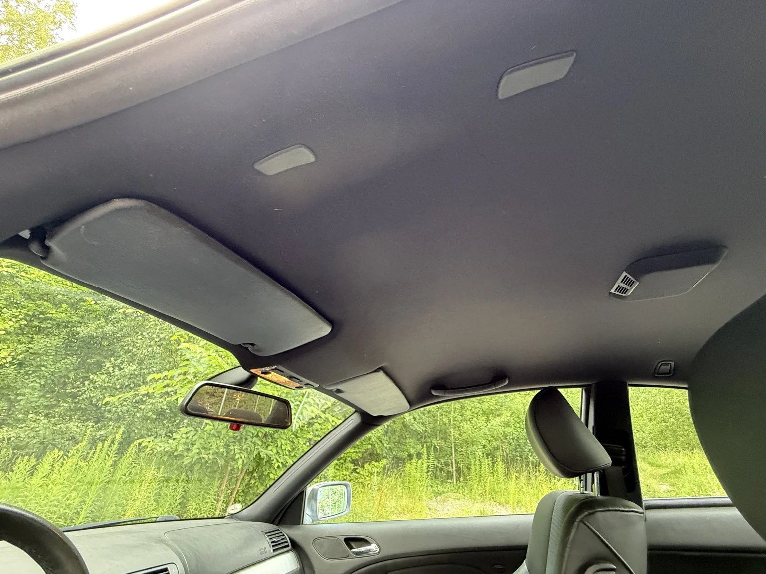 Interior image of 2005 BMW 320Ci (33)