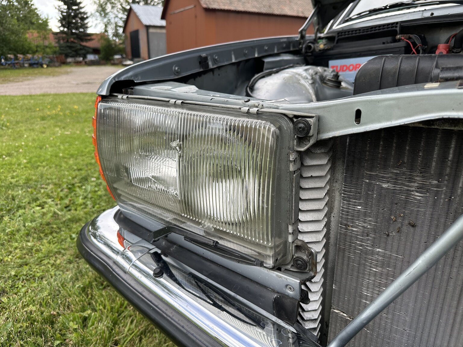 Image of 1984 Mercedes-Benz 230 CE mechanics