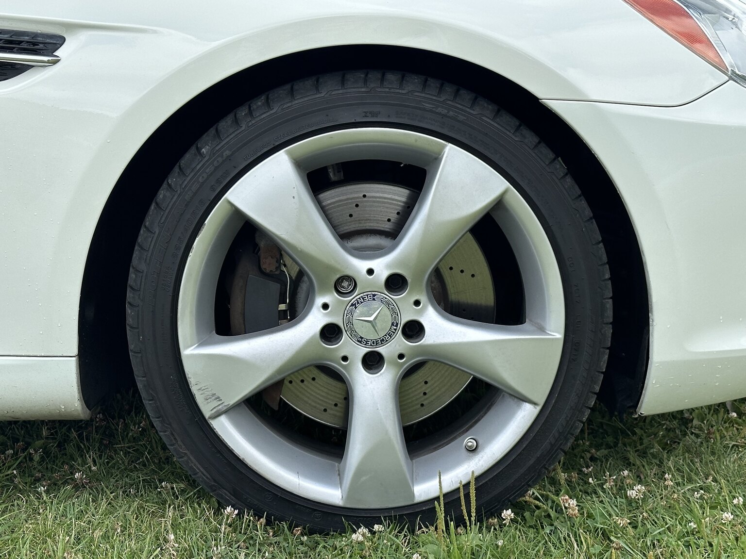Exteriörbild på 2012 Mercedes-Benz SLK 350