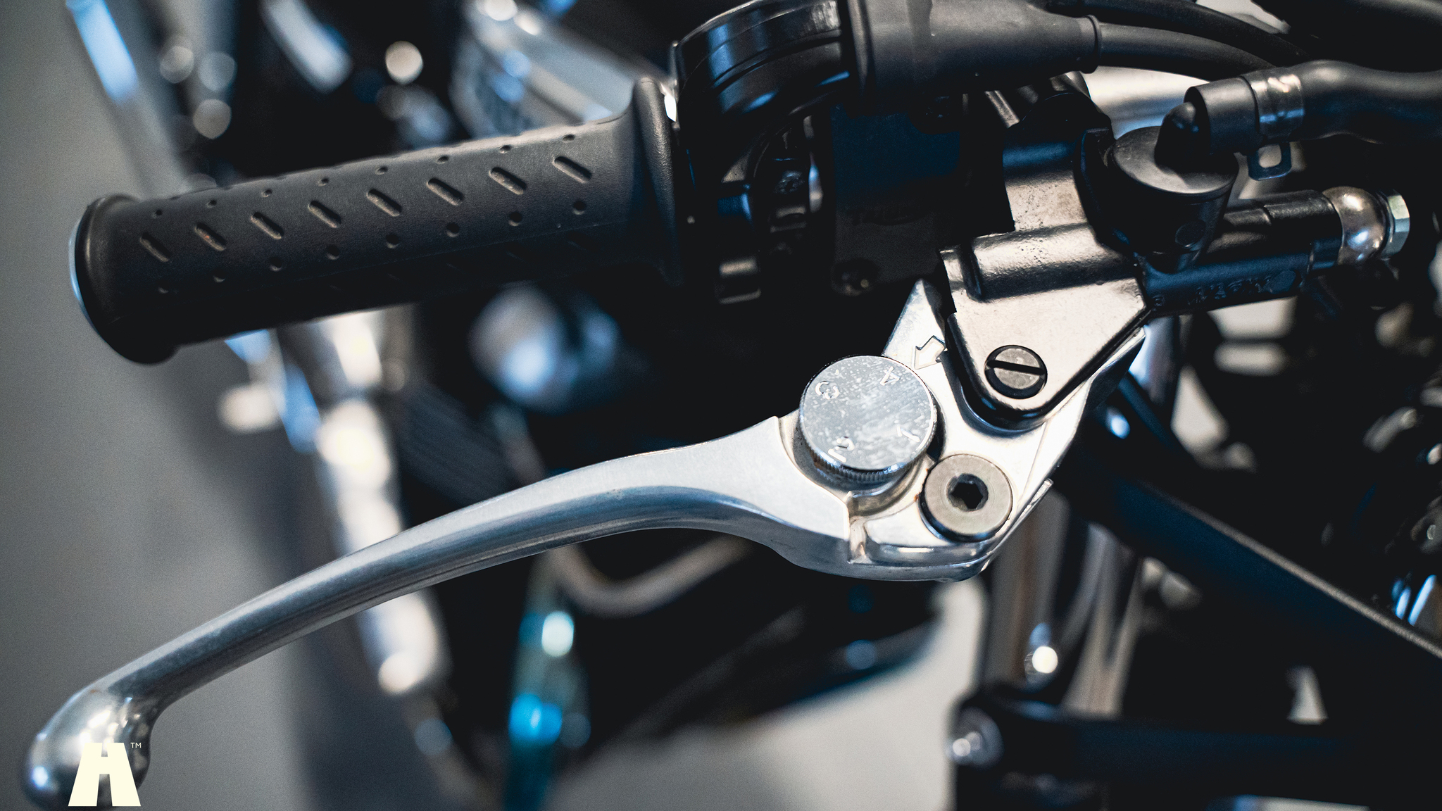 Exterior image of 2007 Triumph Thruxton 900 (14)