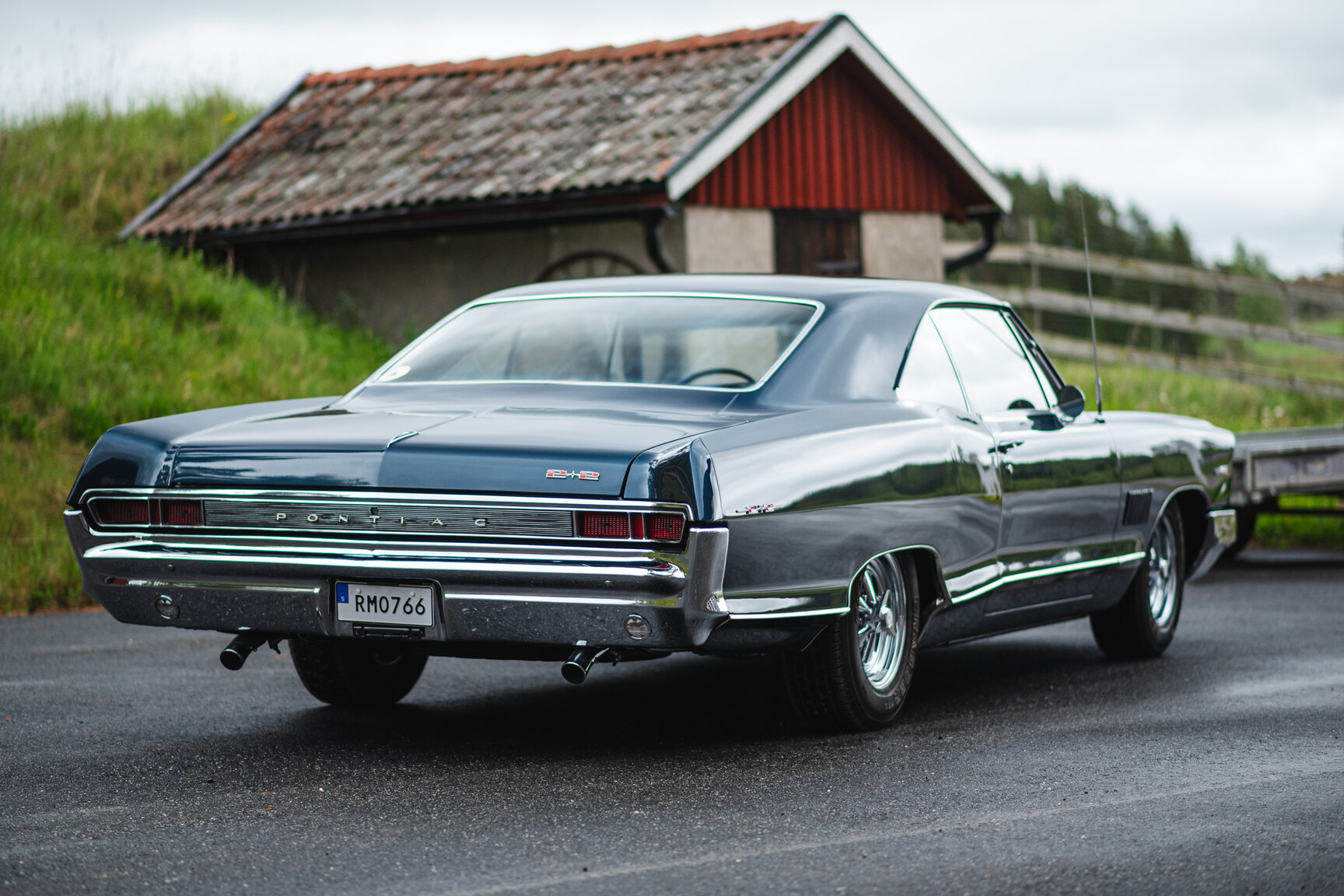 Exterior image of 1965 Pontiac Catalina 421 Tripower-Pack 2+2