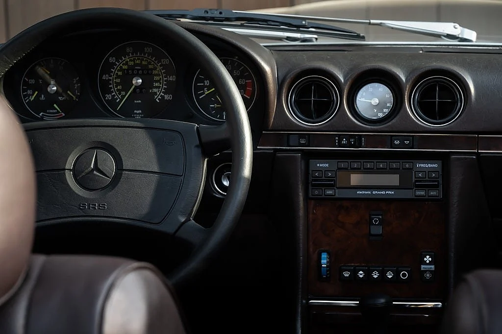 Bild von 1987 Mercedes-Benz 560SL (22)