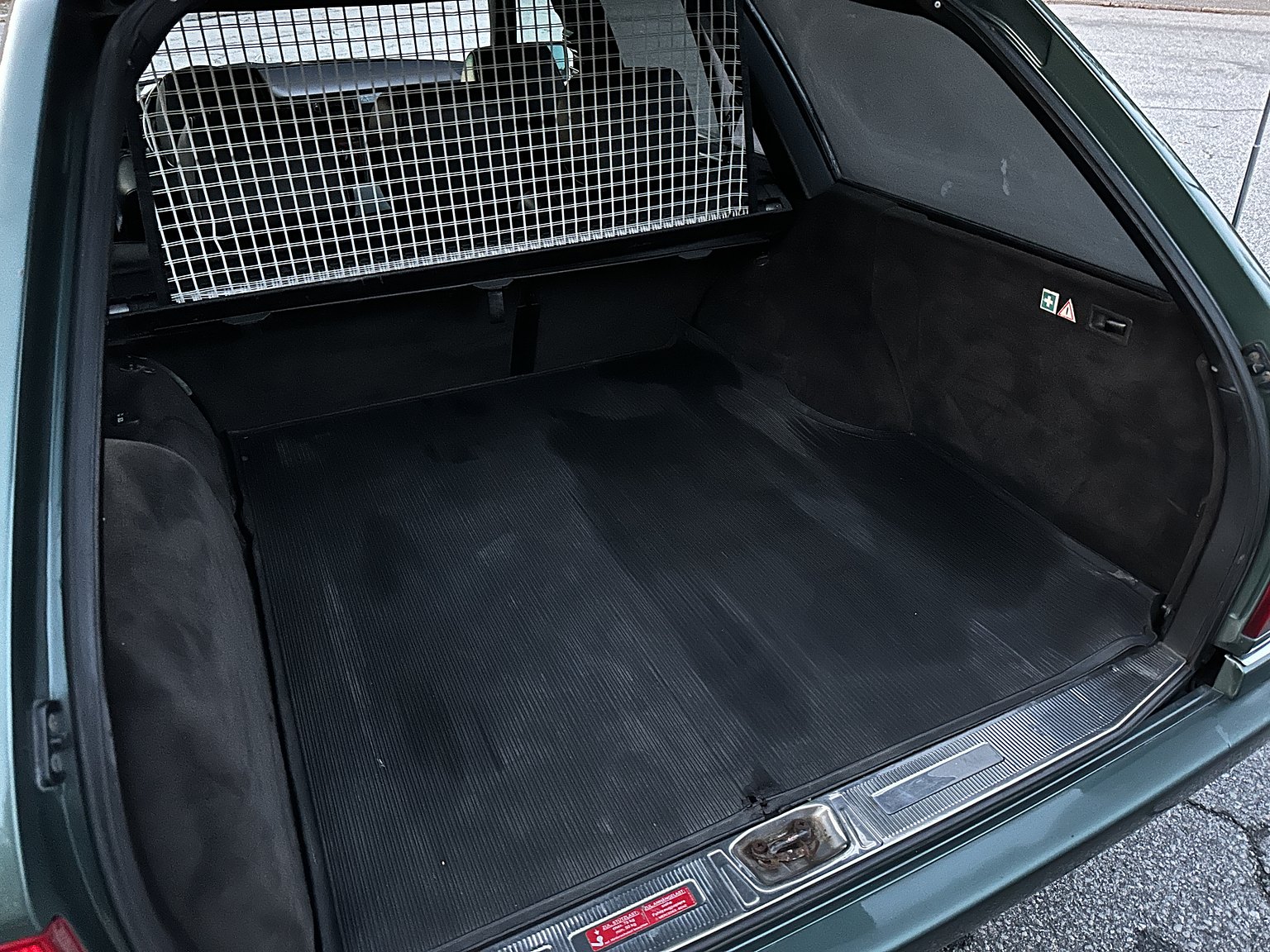 Interior image of 1996 MERCEDES-BENZ E 320 T