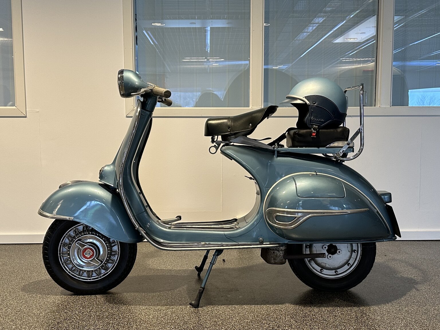 Exteriörbild på 1959 Vespa Piaggio 150cc Widebody