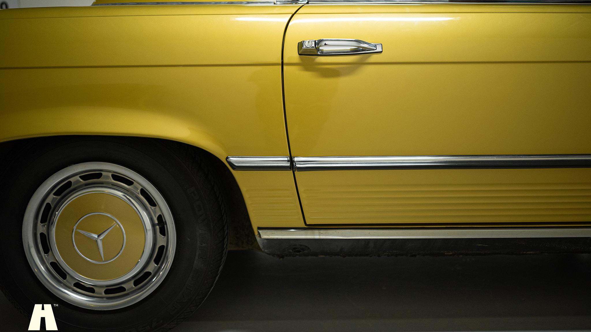 Aussenfoto 1975 Mercedes SL 350