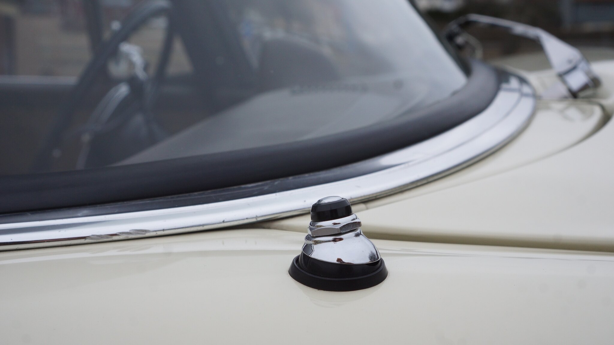 Exterior image of 1966 Mercedes-Benz 230 S