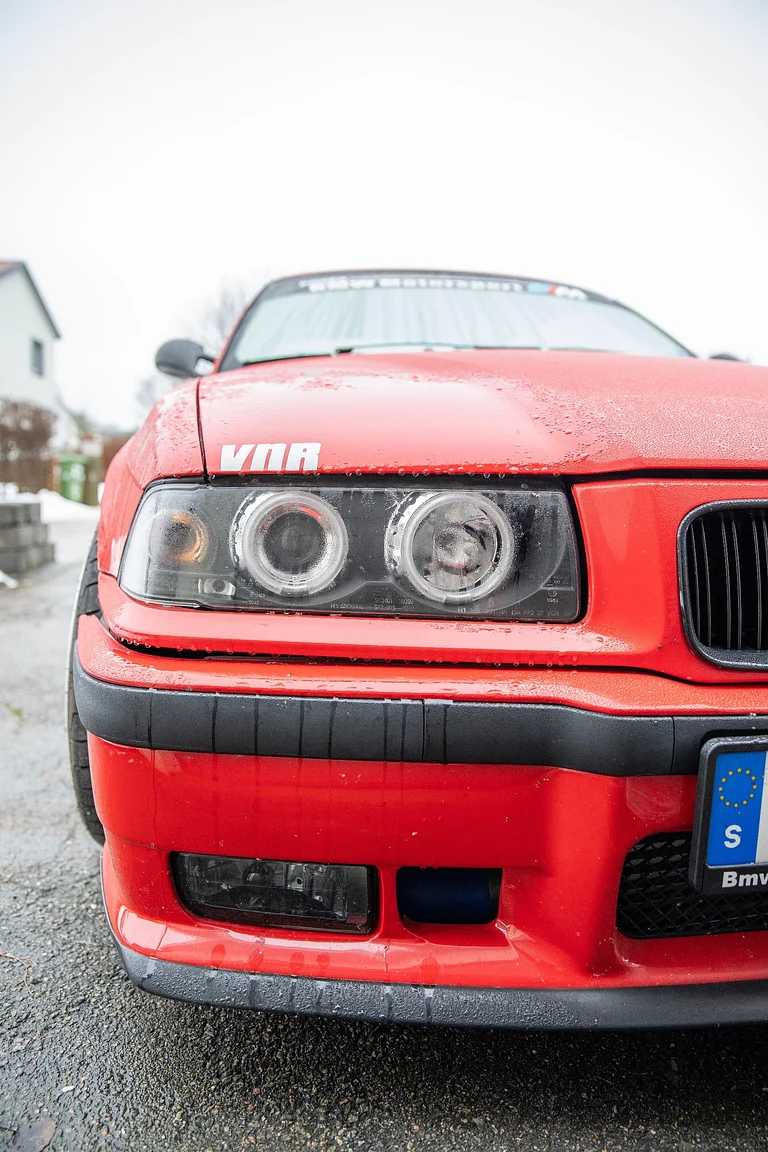 Exterior image of 1992 BMW 325i Turbo (29)