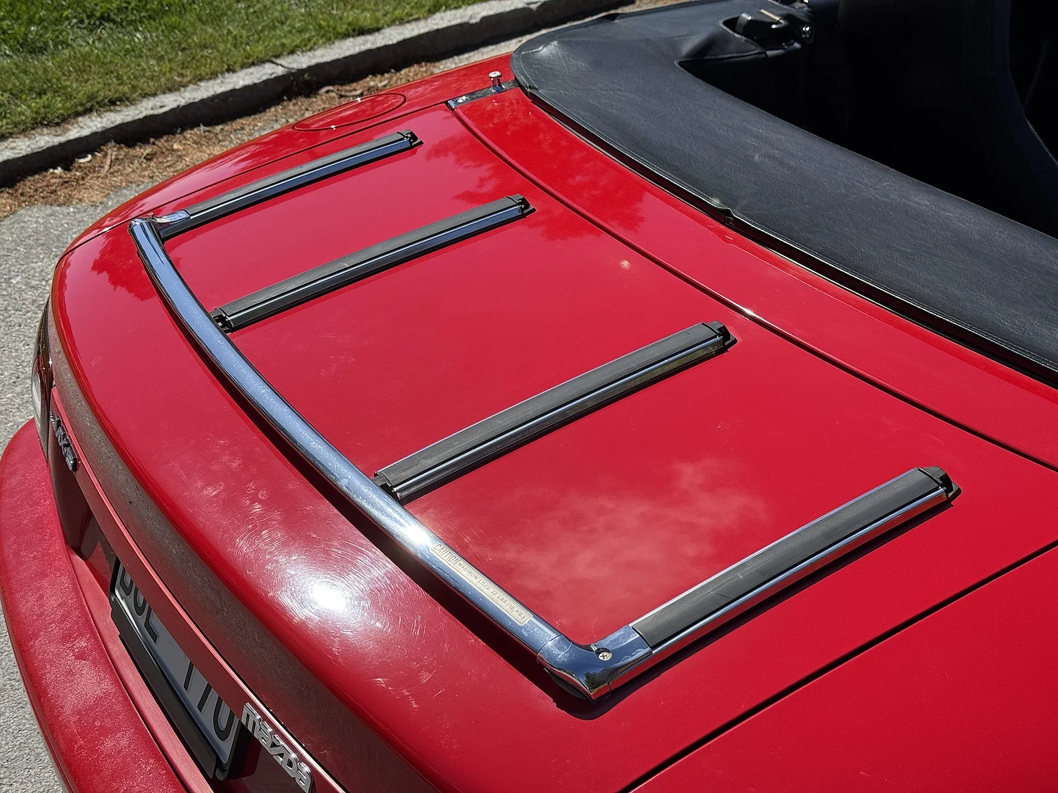 Exterior image of 1991 Mazda MX-5 Miata (28)