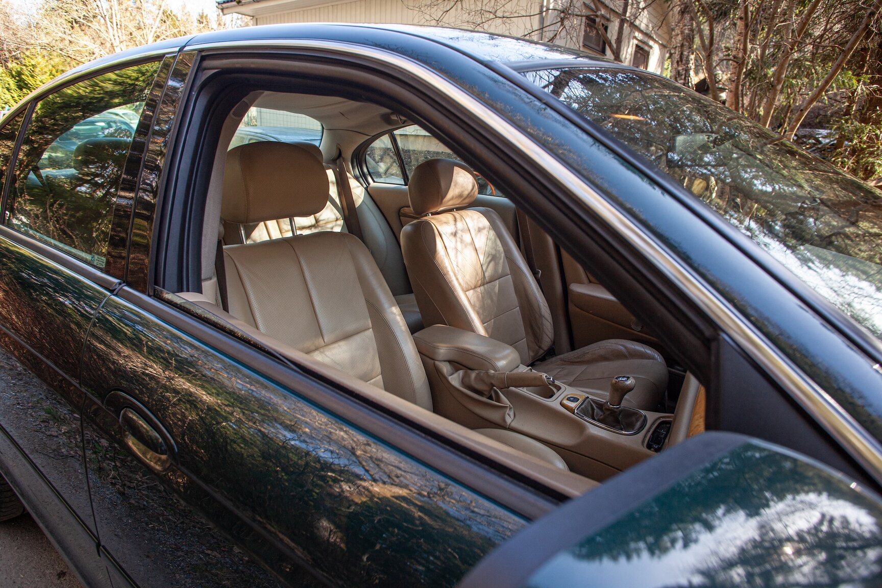 Interior image of 1999 Jaguar S-Type V6