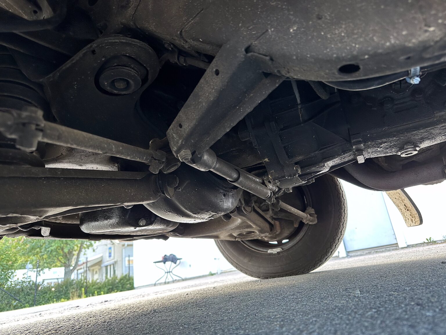 1975 Mercedes Benz 200, Mekanik