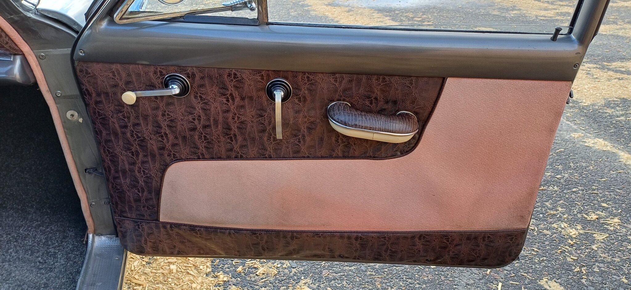 Interiörbild 1953 Kaiser Deluxe Club 2-door