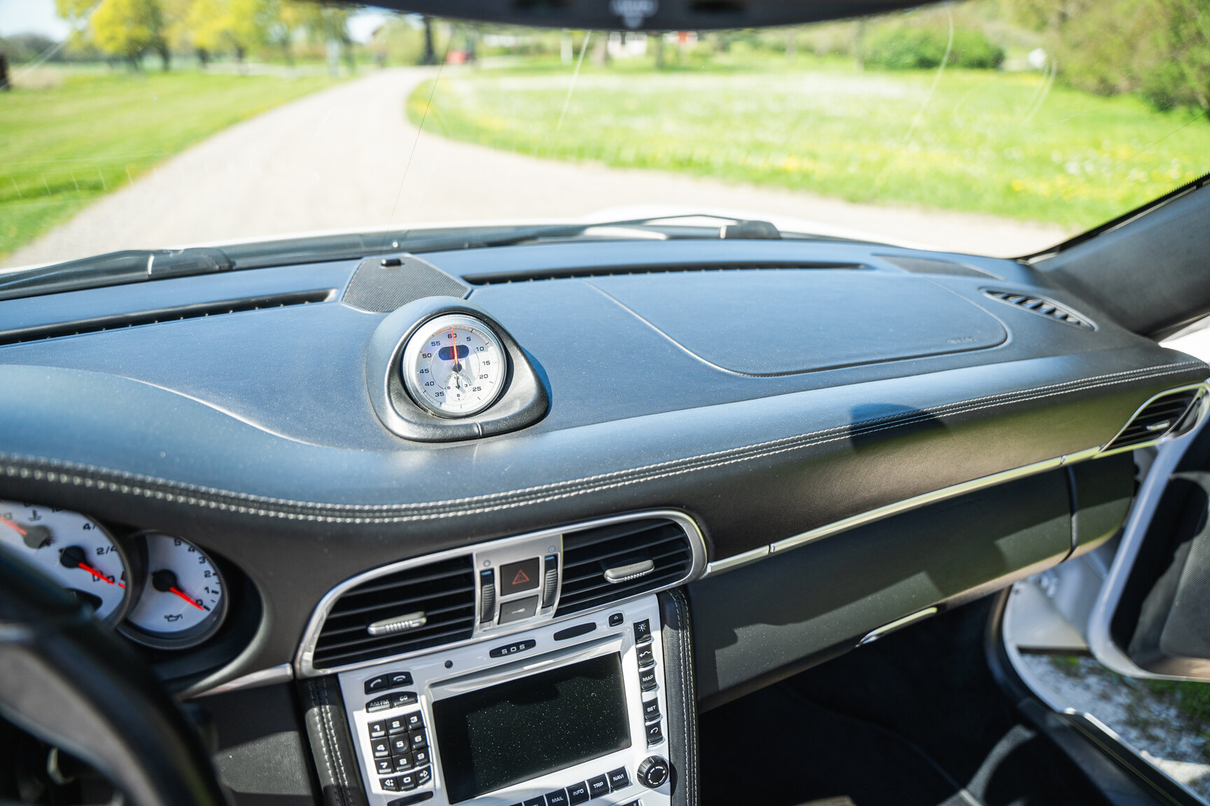 Interior image of 2008 Porsche 911 Turbo Cabriolet (40)