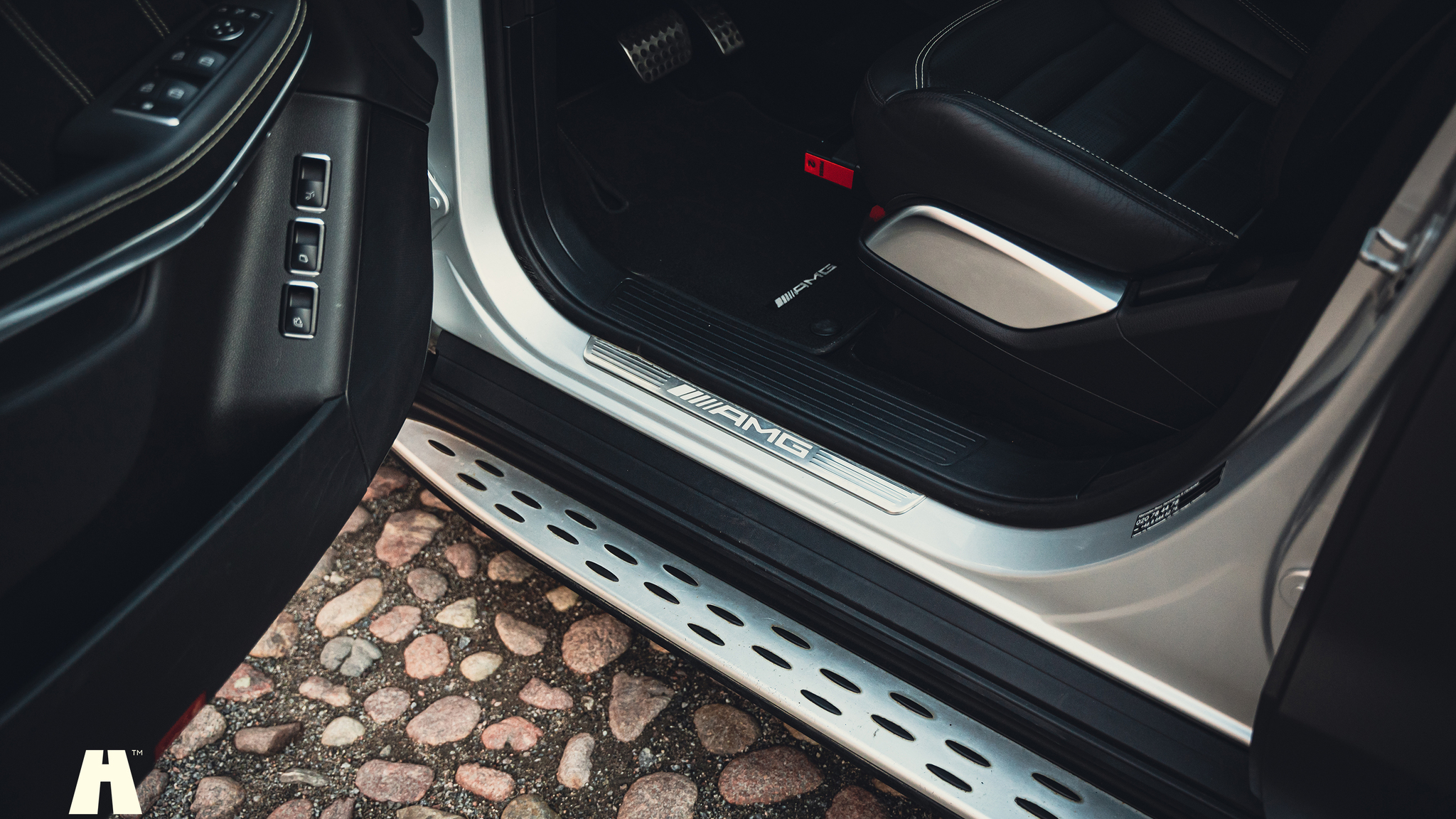 Innenraumfoto von 2017 Mercedes-Benz GLS 63 AMG (14)