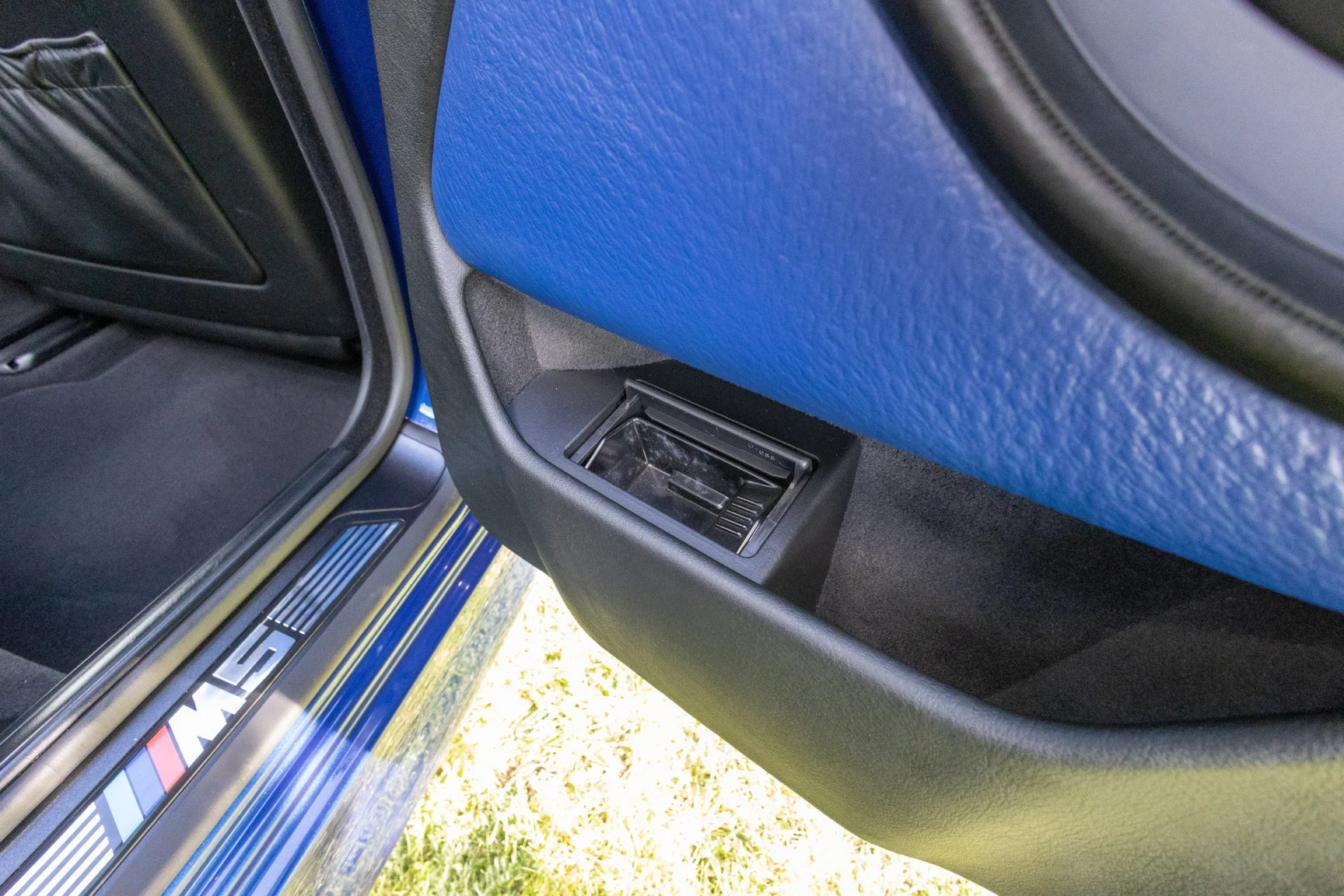 Interior image of 2002 BMW M5 E39 (76)
