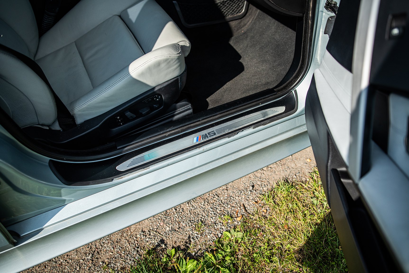 Interior image of 2006 BMW E60 M5