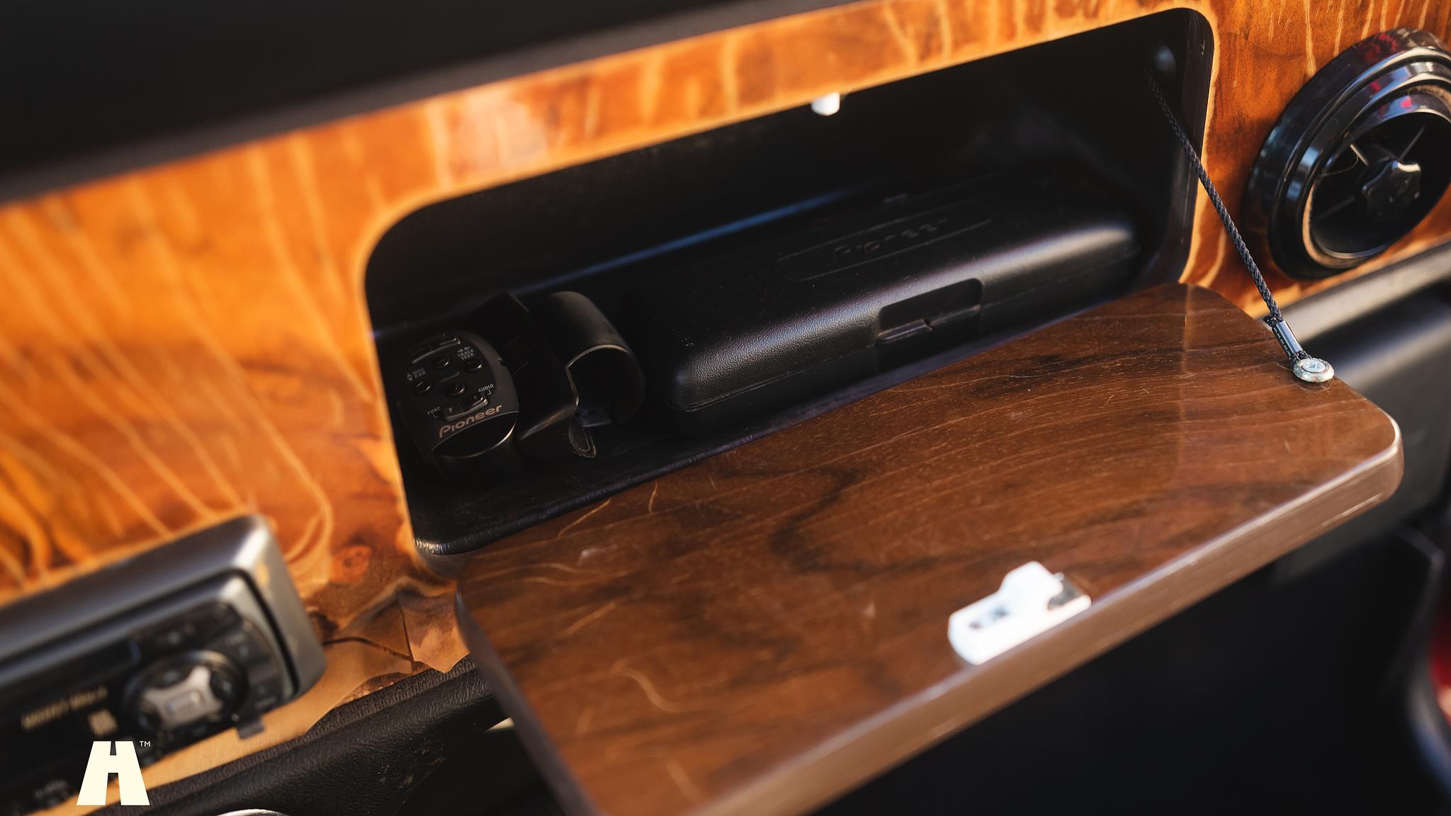 Interior image of 1998 Mini Cooper