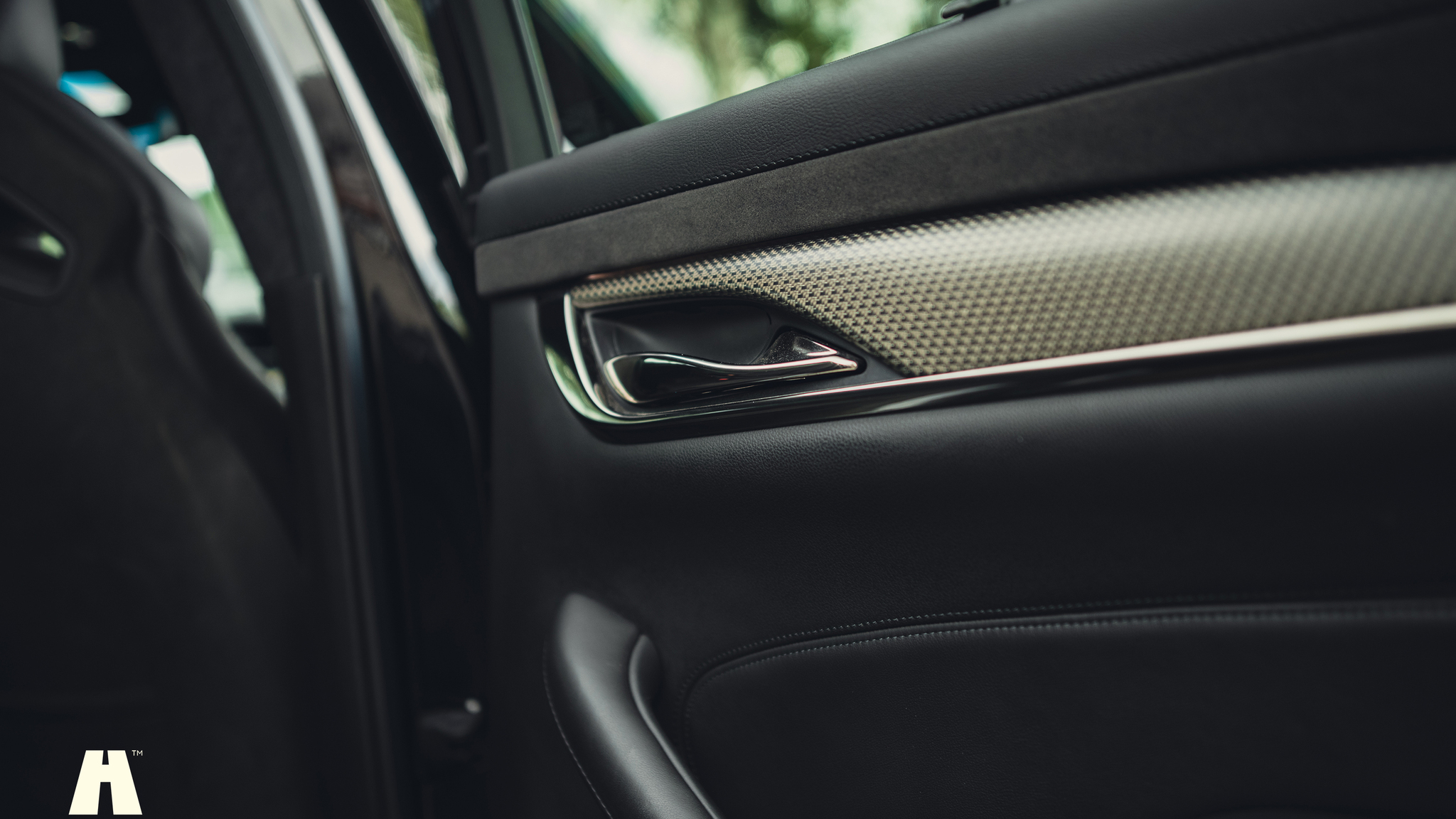 Innenraumfoto von 2018 Cadillac CTS-V Carbon Package