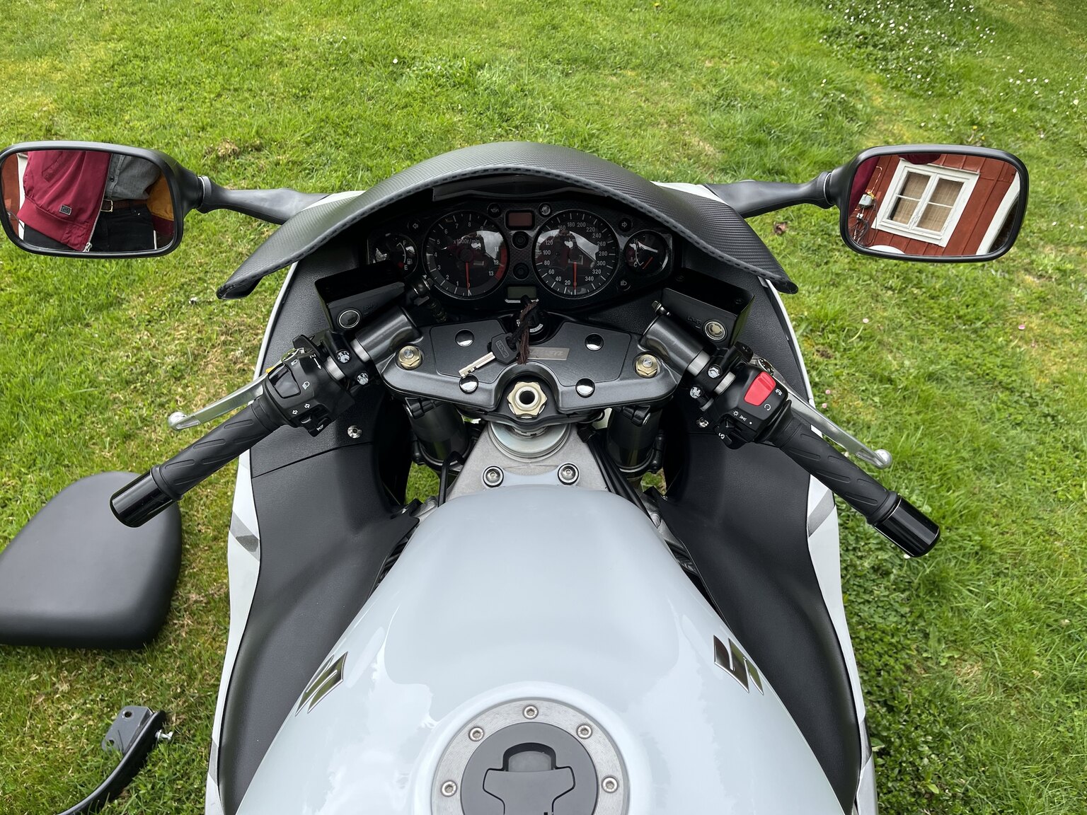 Exteriörbild på 1999 Suzuki GSX1300R Hayabusa