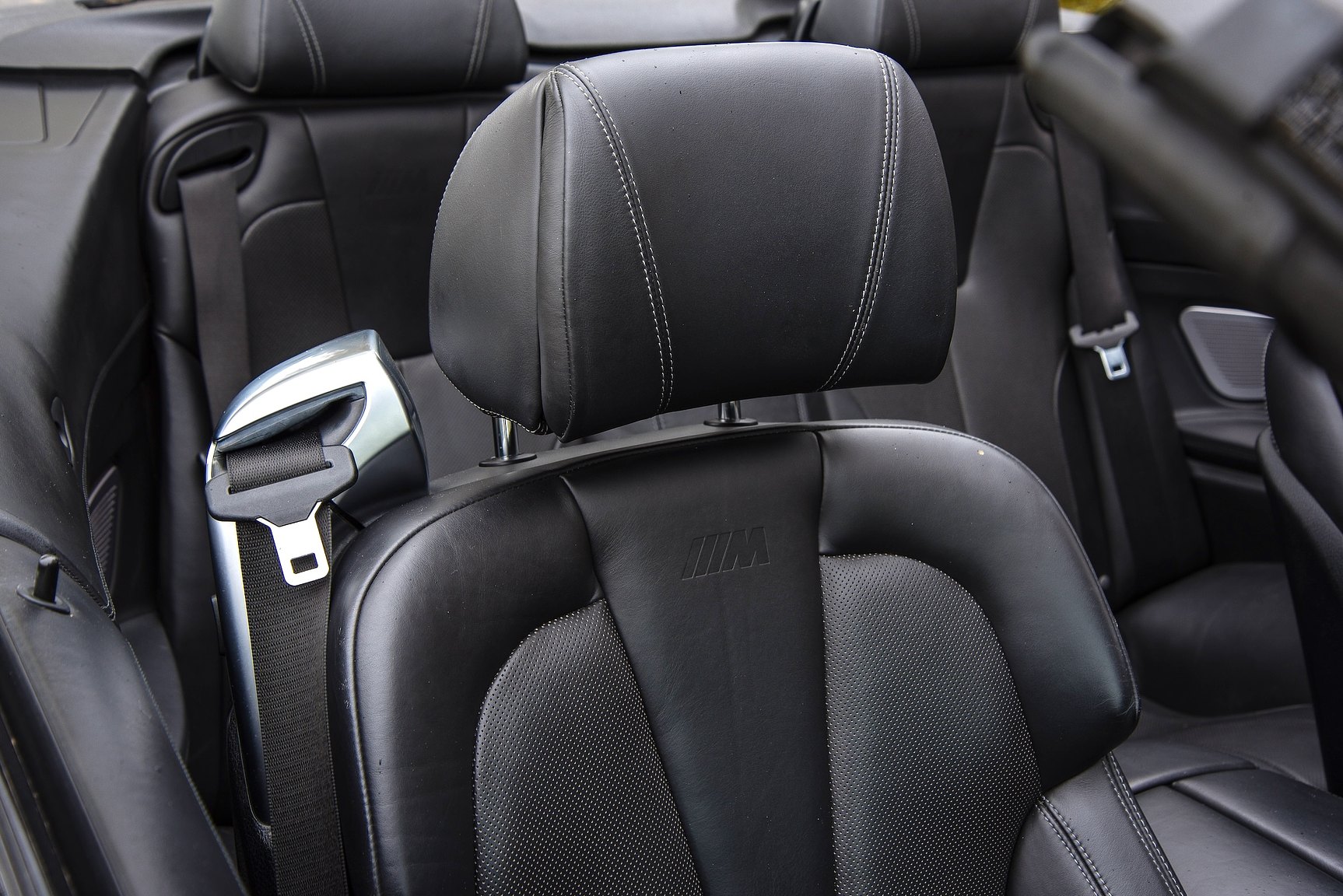 Interior image of 2014 BMW M6C