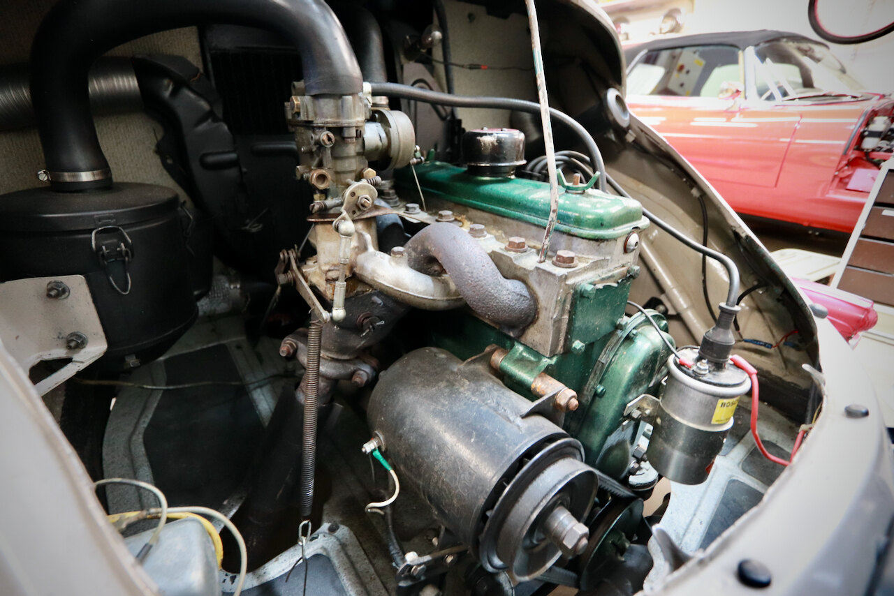 Image of 1959 Renault 4CV mechanics
