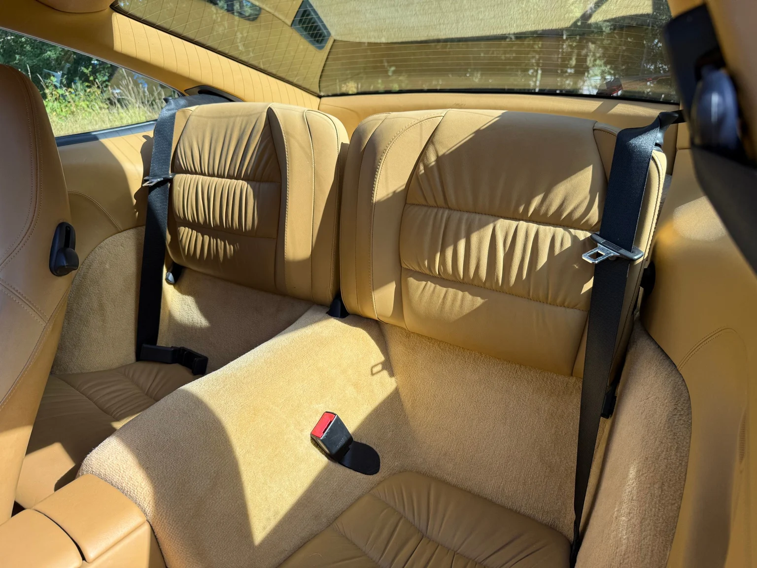 Interior image of 1998 Porsche 911 Carrera (31)