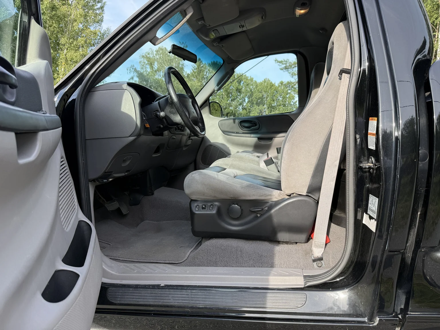 Interiörbild 2002 Ford F-150 SVT Lightning (11)