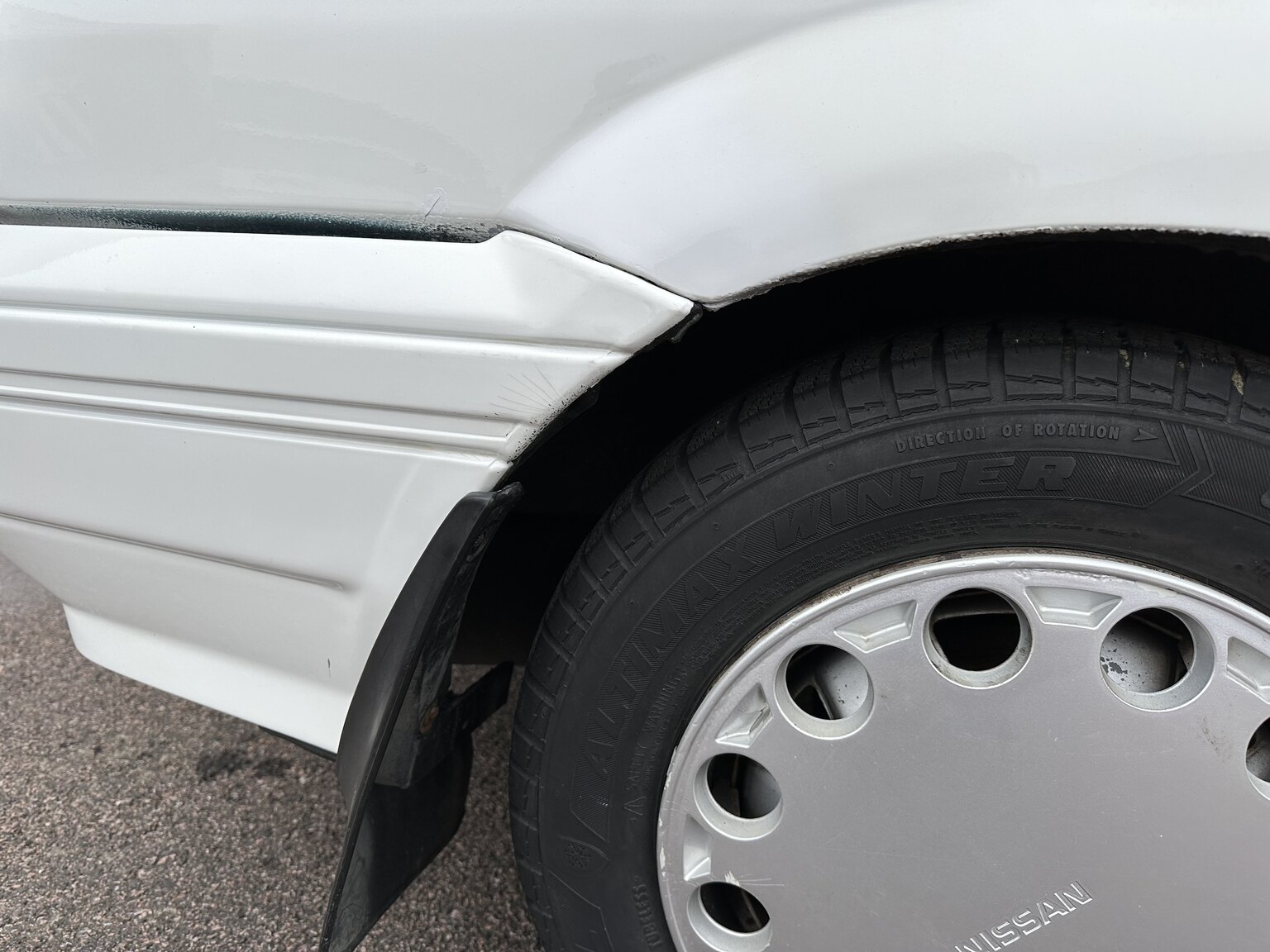 Exteriörbild på 1988 Nissan Sunny (54)