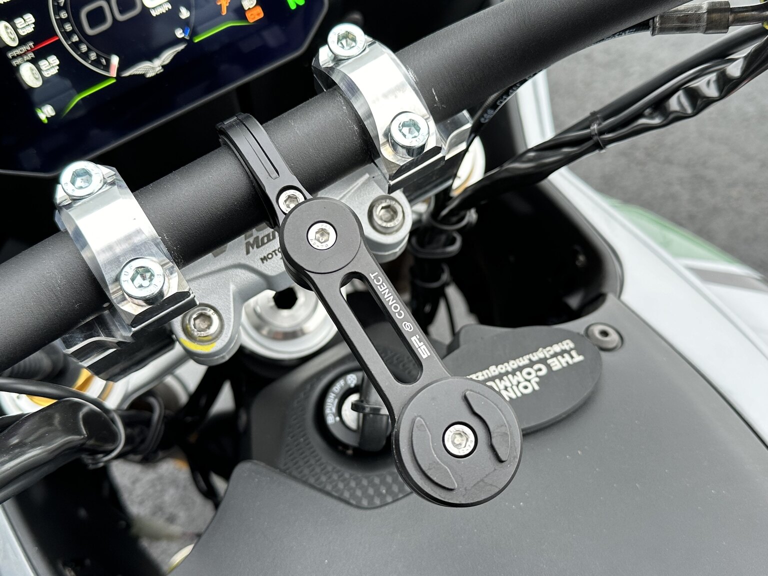 Exterior image of 2023 Moto Guzzi V100 Mandello S (12)