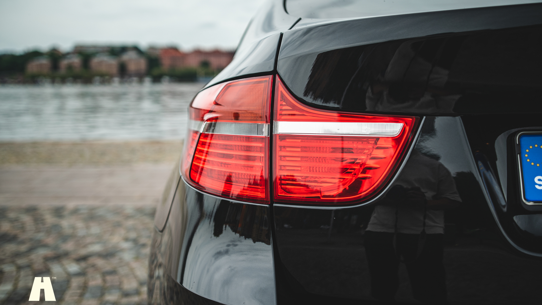 Exteriörbild på 2010 BMW X6 M Ferrita 555HK (12)