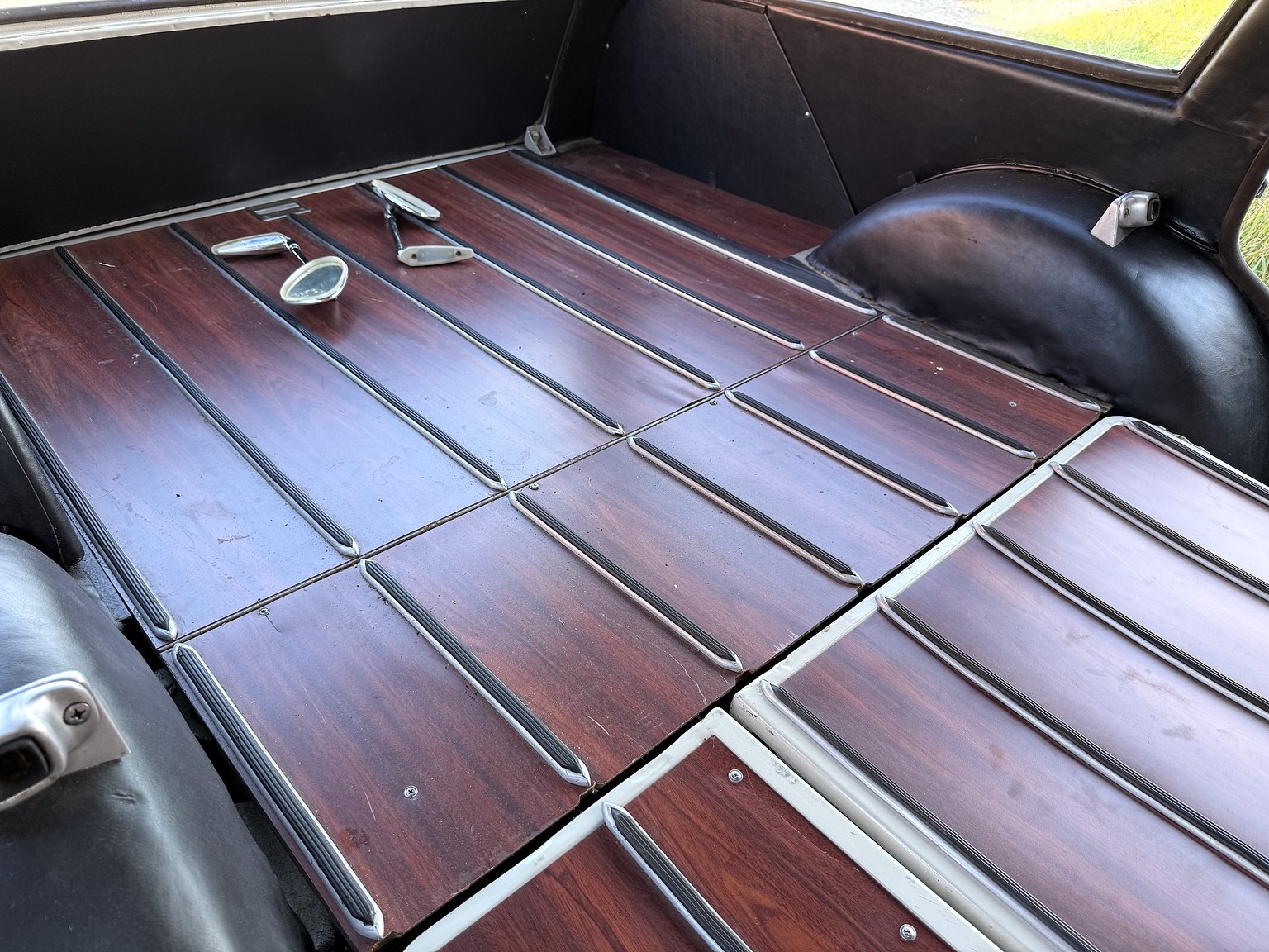 Interiörbild 1967 Mercedes-Benz 200D Safari