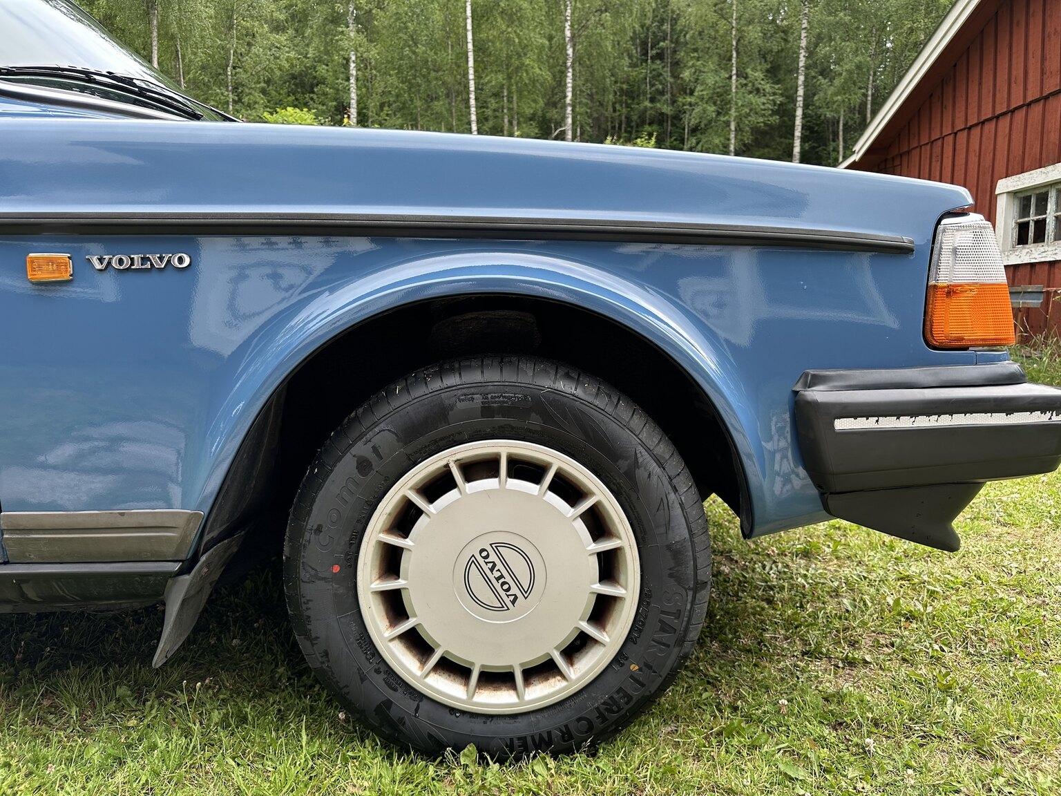 Exteriörbild på 1986 Volvo 244